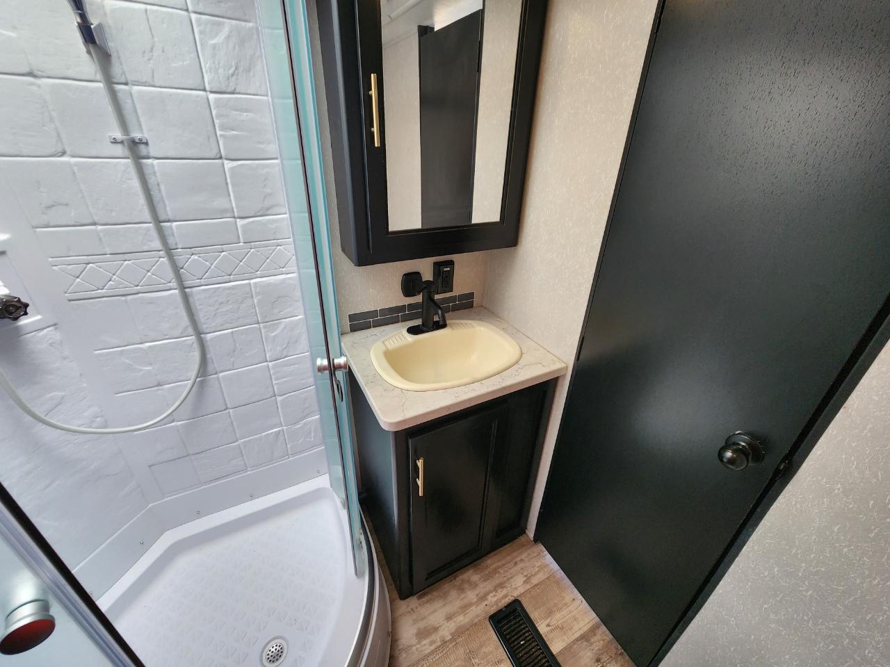 Forest River Cherokee  2021