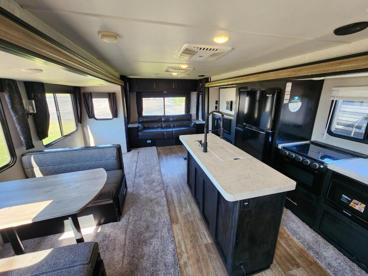 Forest River Cherokee  2021