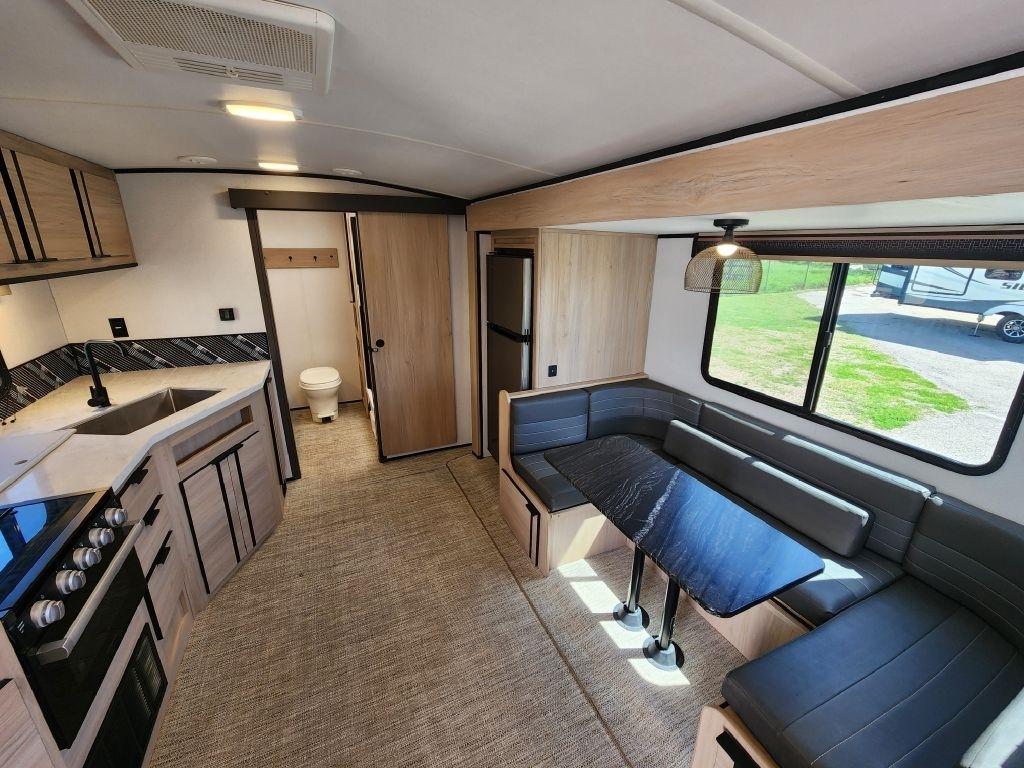 Cruiser RV Radiance  2021