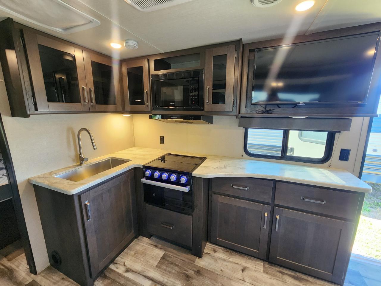 Grand Design Transcend  2022