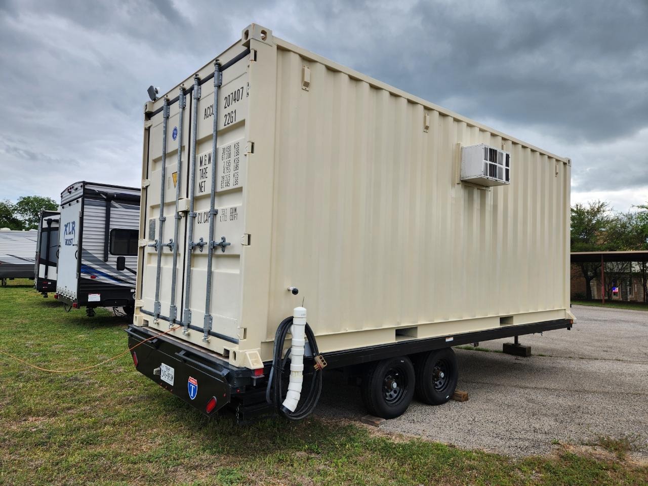 Carry-On Trailer Unknown  2021