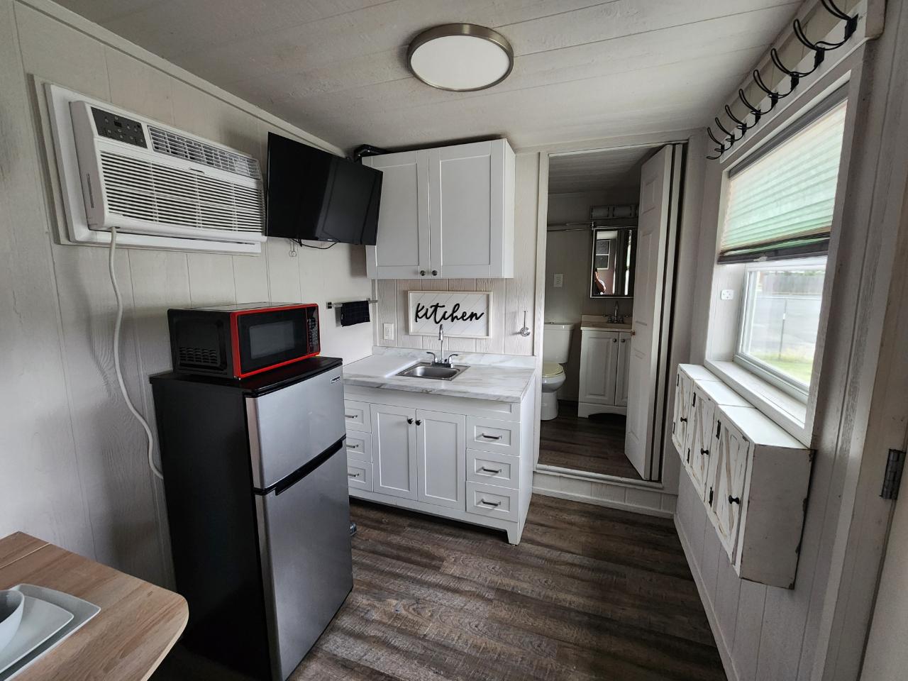 Carry-On Trailer Unknown  2021