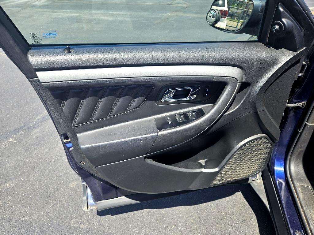 Ford Taurus SEL FWD 2011 Ford Taurus SEL FWD 2011