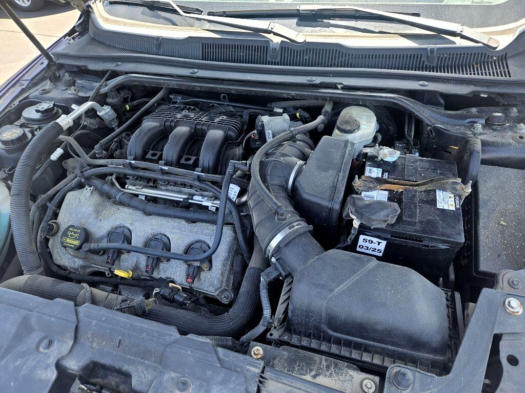 Ford Taurus SEL FWD 2011 Ford Taurus SEL FWD 2011