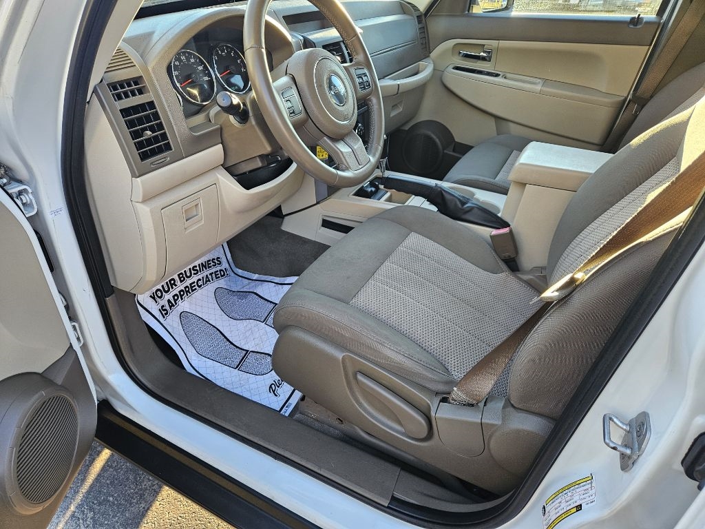 Jeep Liberty Sport 4WD 2012