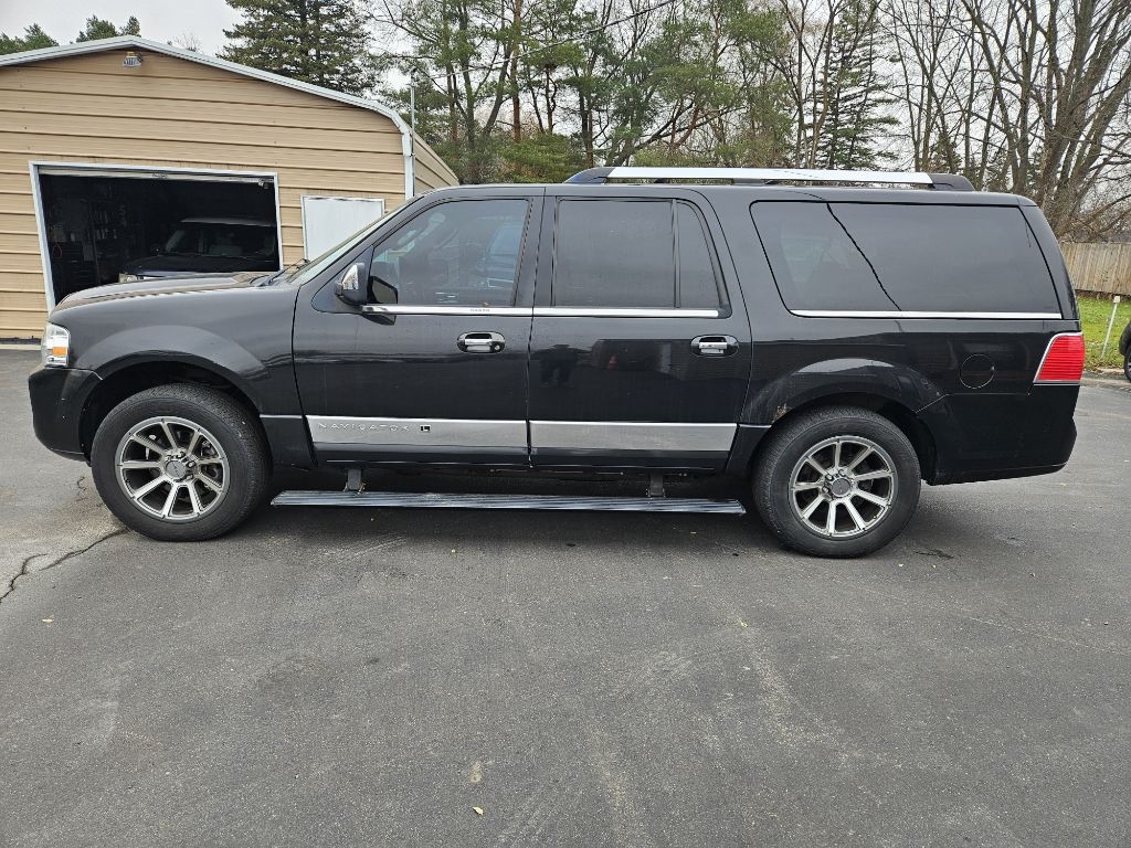 Lincoln Navigator L 4WD 2011