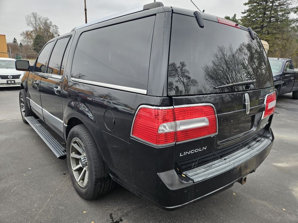 Lincoln Navigator L 4WD 2011