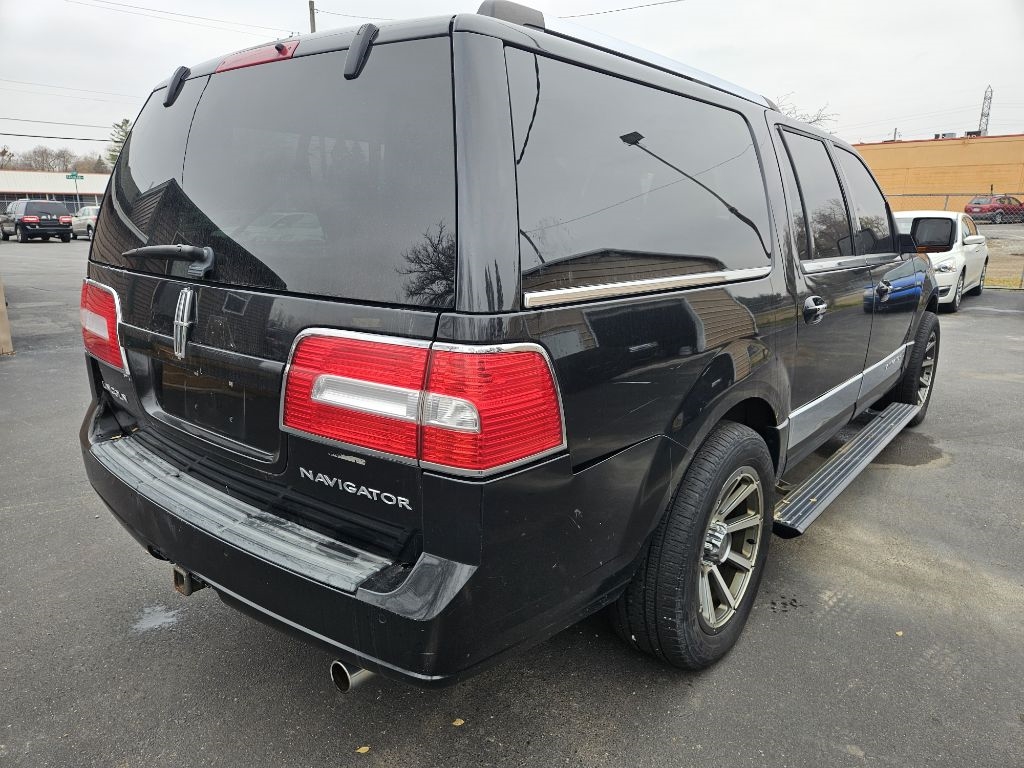 Lincoln Navigator L 4WD 2011