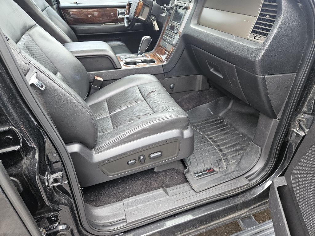 Lincoln Navigator L 4WD 2011