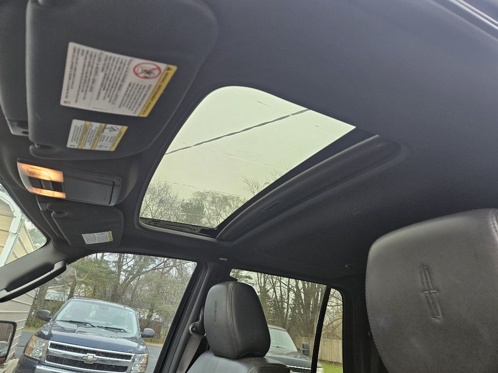 Lincoln Navigator L 4WD 2011