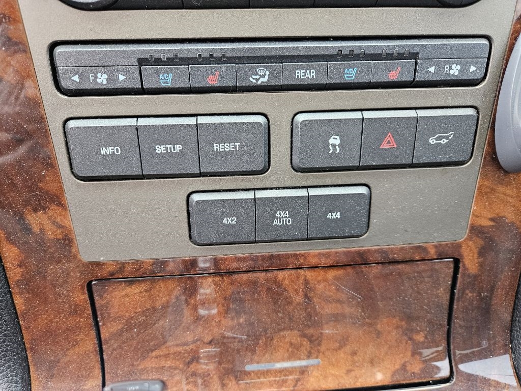 Lincoln Navigator L 4WD 2011