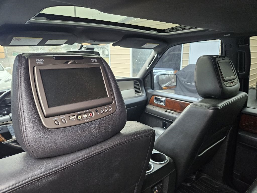 Lincoln Navigator L 4WD 2011