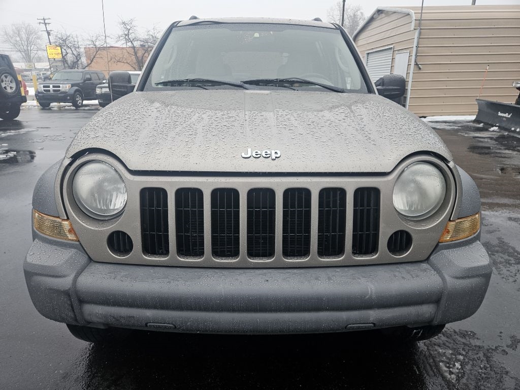 Jeep Liberty Sport 2WD 2005