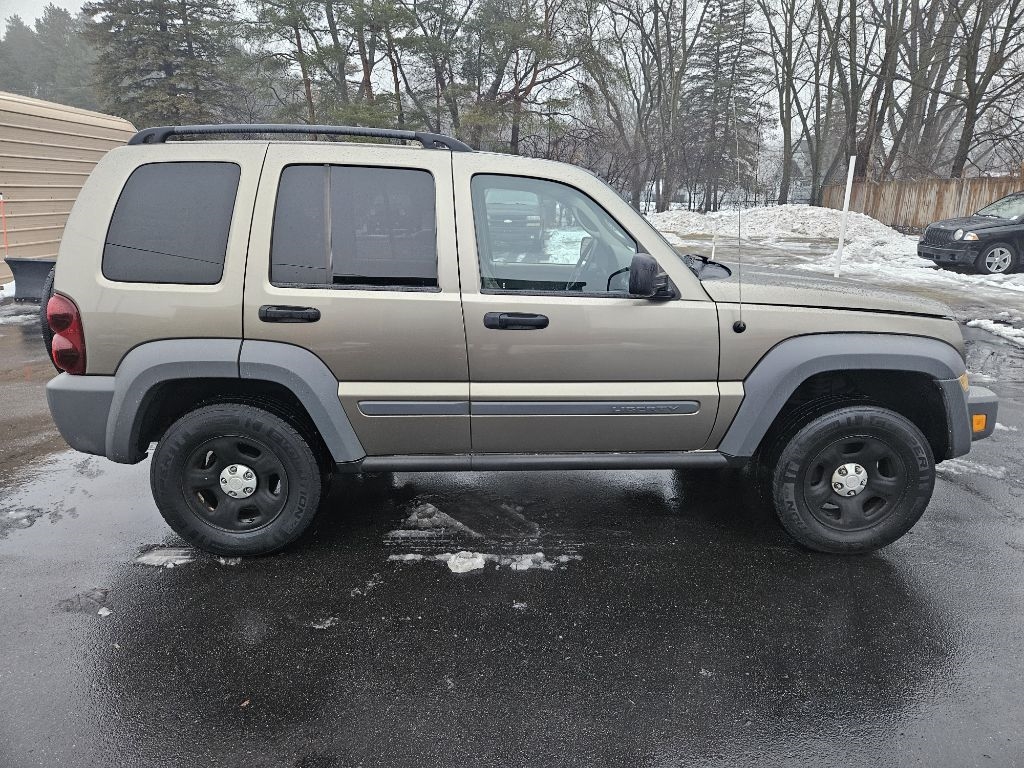 Jeep Liberty Sport 2WD 2005