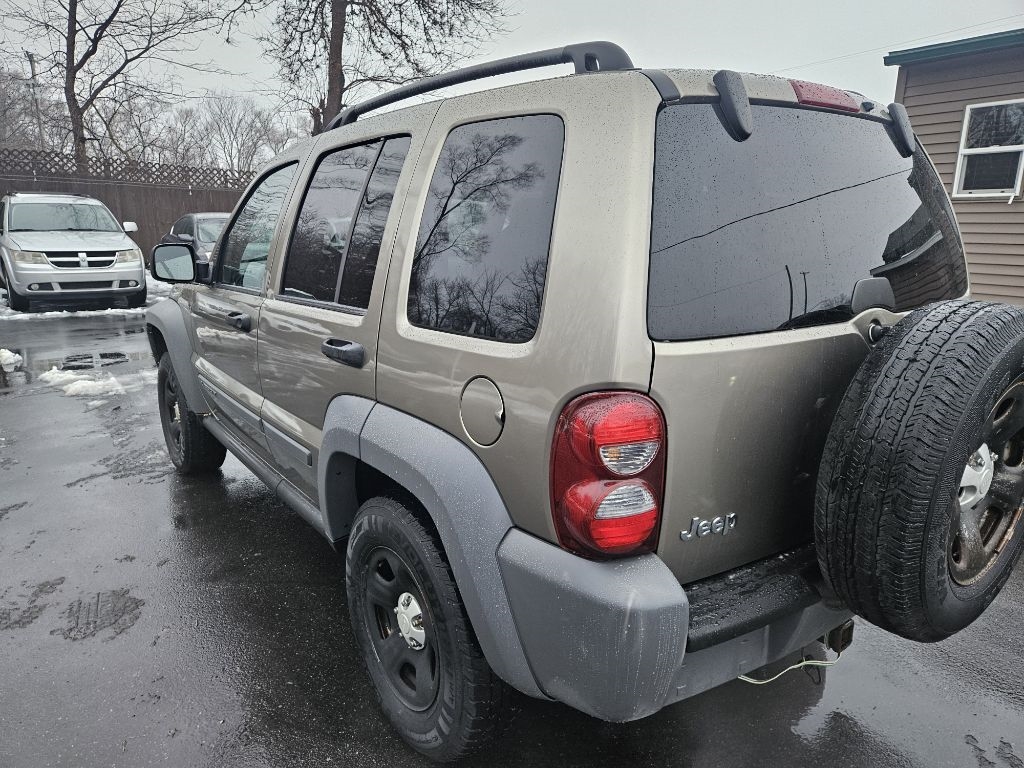 Jeep Liberty Sport 2WD 2005