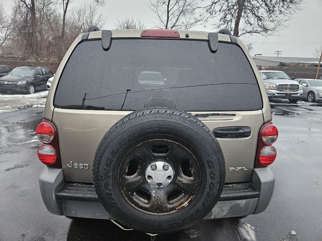Jeep Liberty Sport 2WD 2005