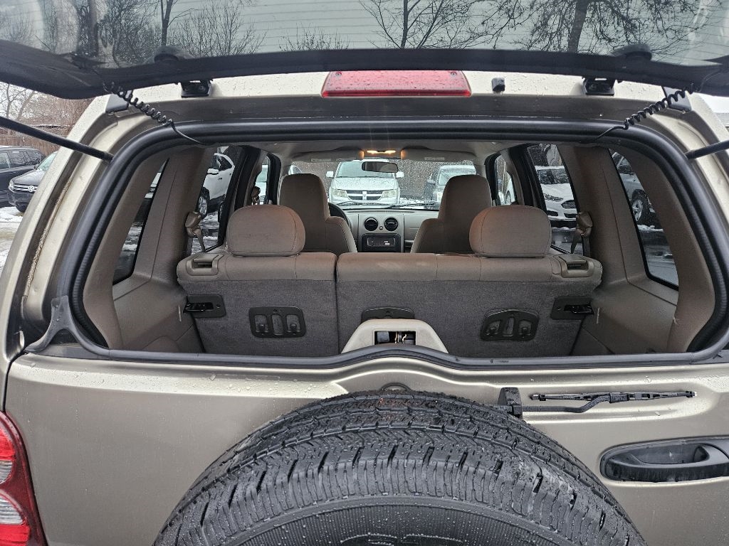 Jeep Liberty Sport 2WD 2005