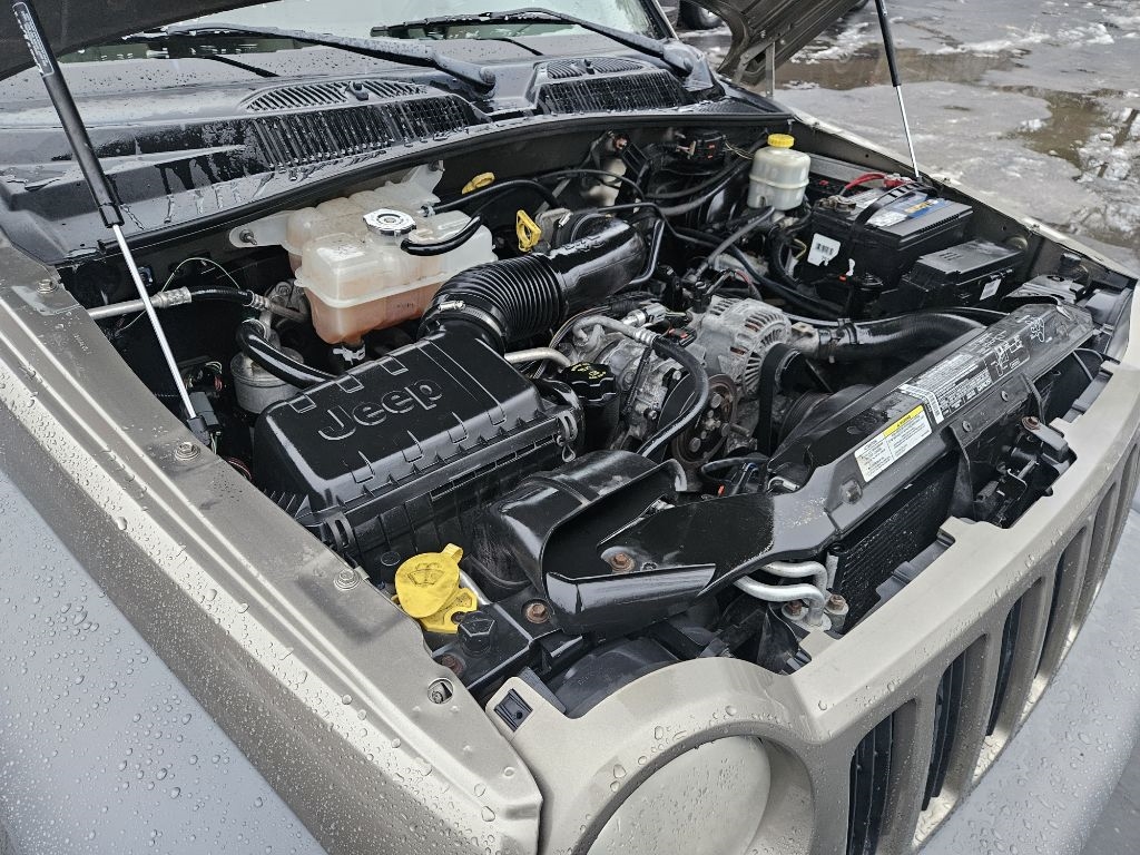 Jeep Liberty Sport 2WD 2005