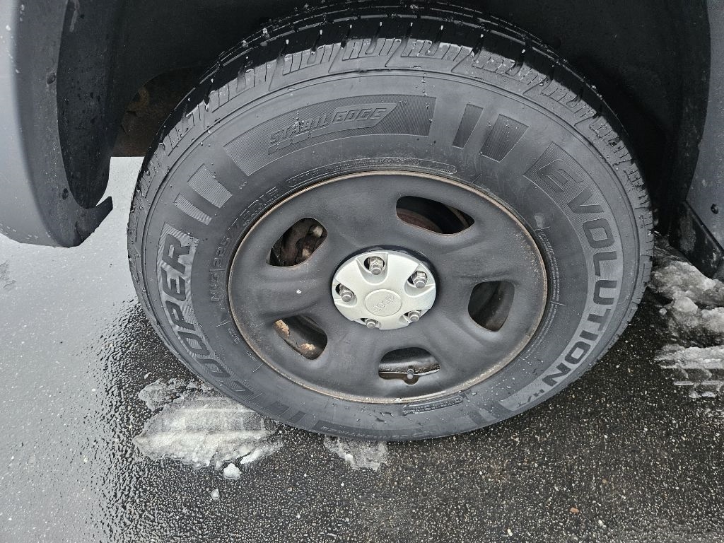 Jeep Liberty Sport 2WD 2005