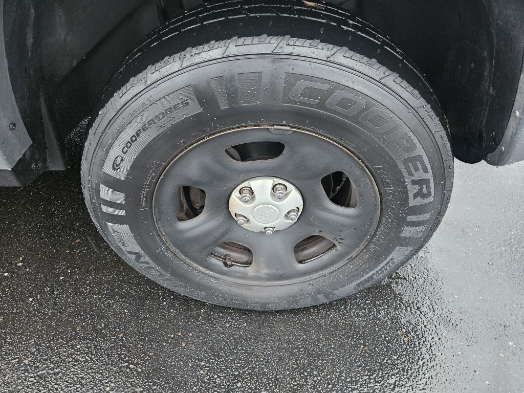 Jeep Liberty Sport 2WD 2005