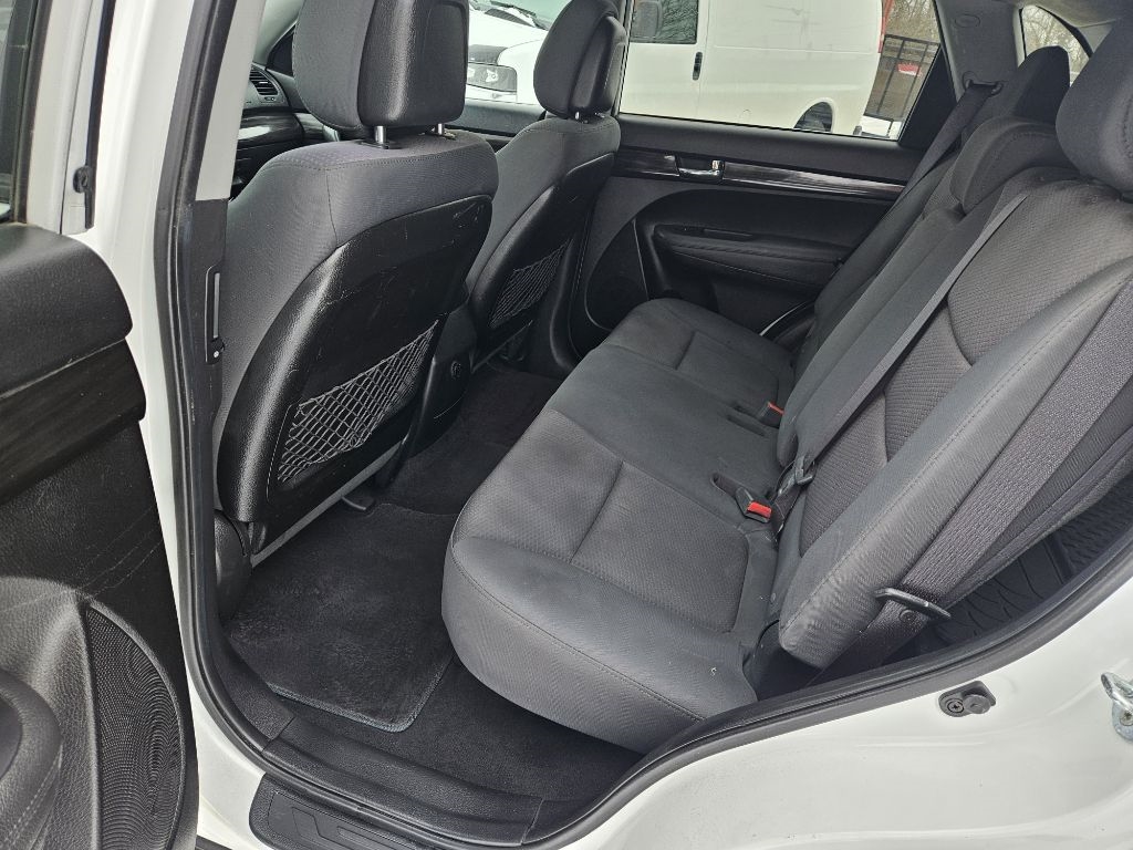 Kia Sorento LX 2WD 2012