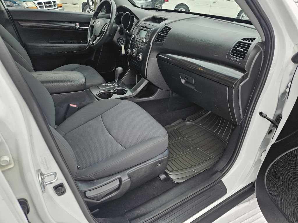 Kia Sorento LX 2WD 2012