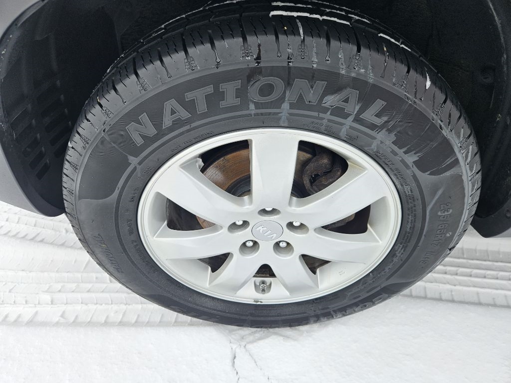 Kia Sorento LX 2WD 2012