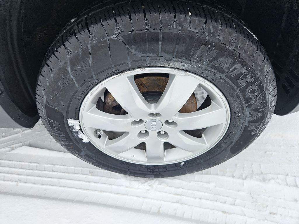 Kia Sorento LX 2WD 2012