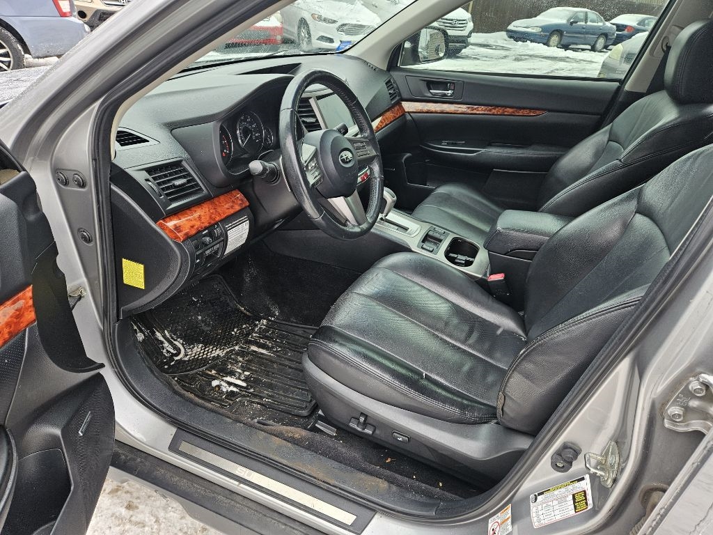 Subaru Outback 2.5i Limited 2010