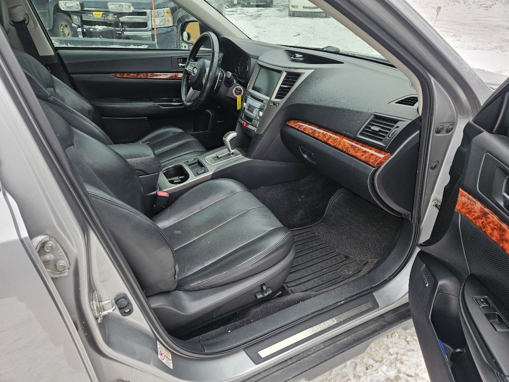 Subaru Outback 2.5i Limited 2010