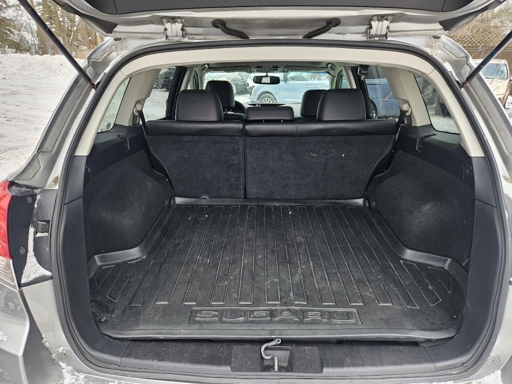 Subaru Outback 2.5i Limited 2010