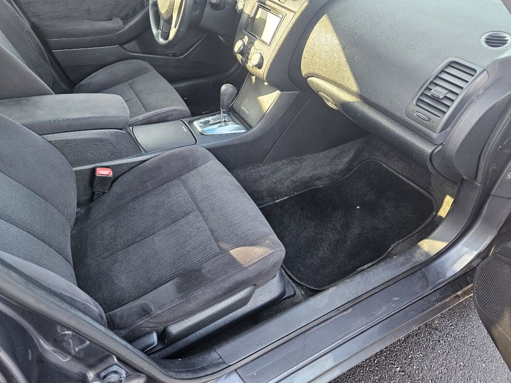 Nissan Altima 2.5 S 2012