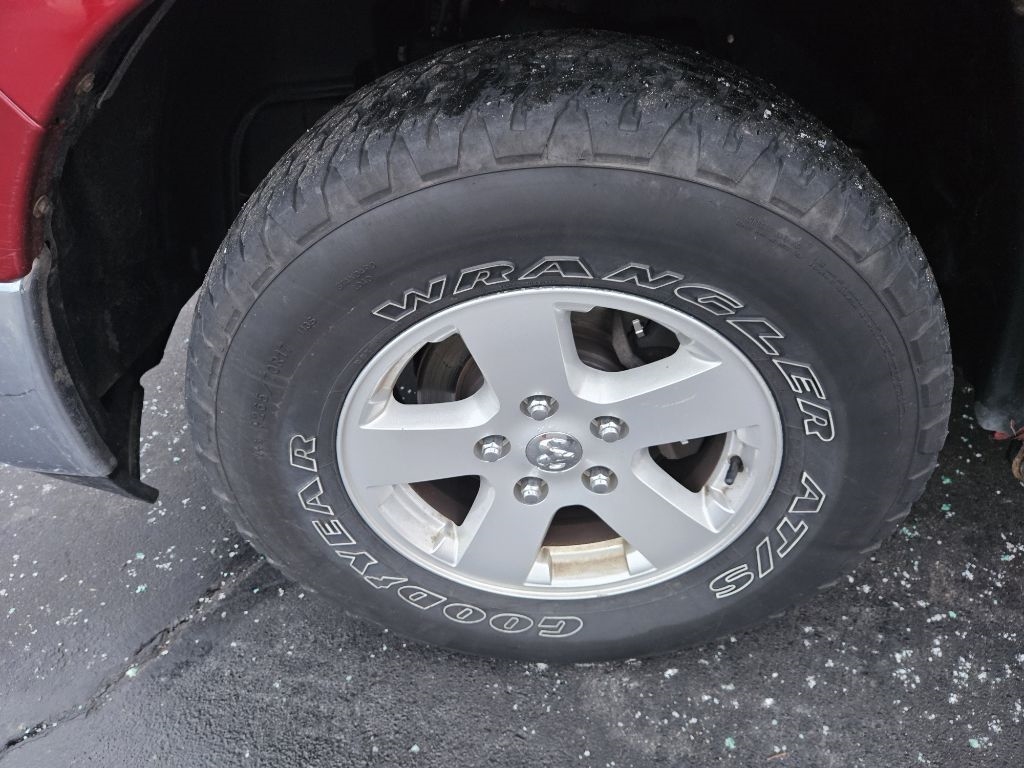 Dodge 1500 SLT Quad Cab 4WD 2011