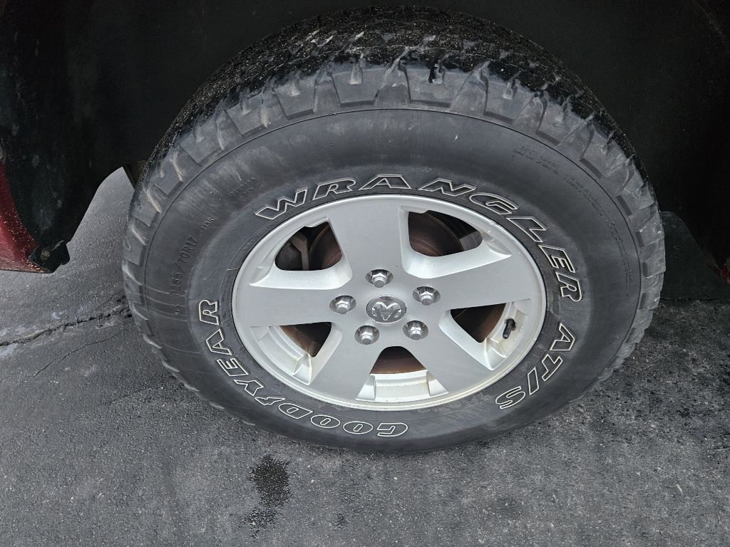 Dodge 1500 SLT Quad Cab 4WD 2011