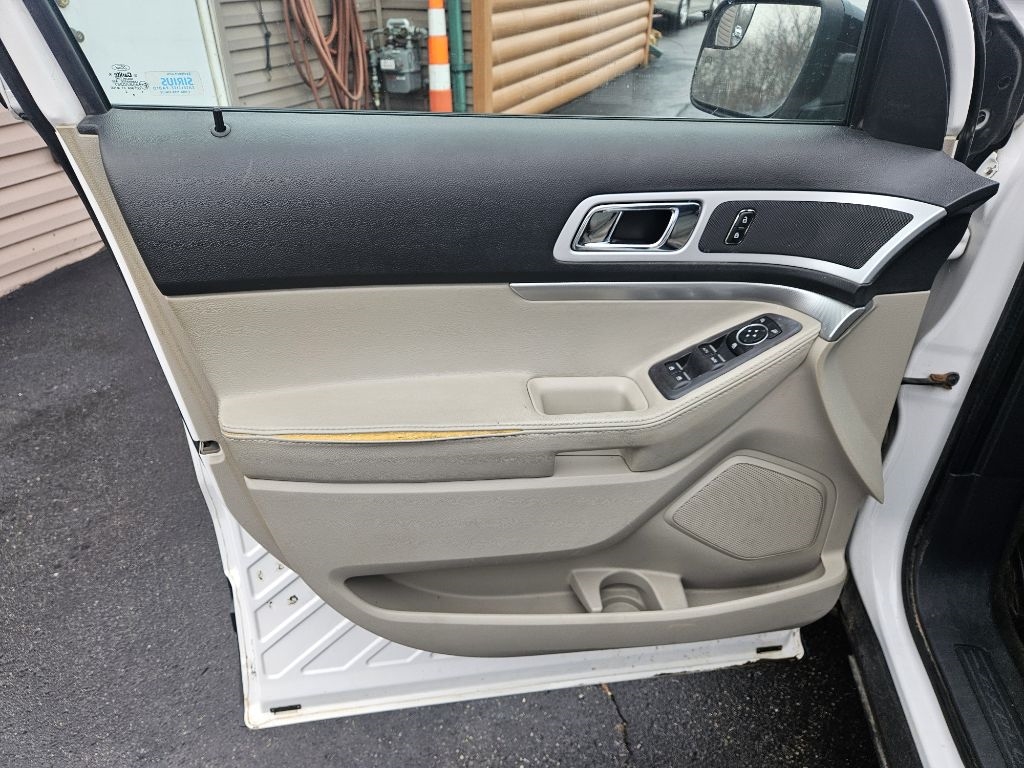 Ford Explorer XLT FWD 2011