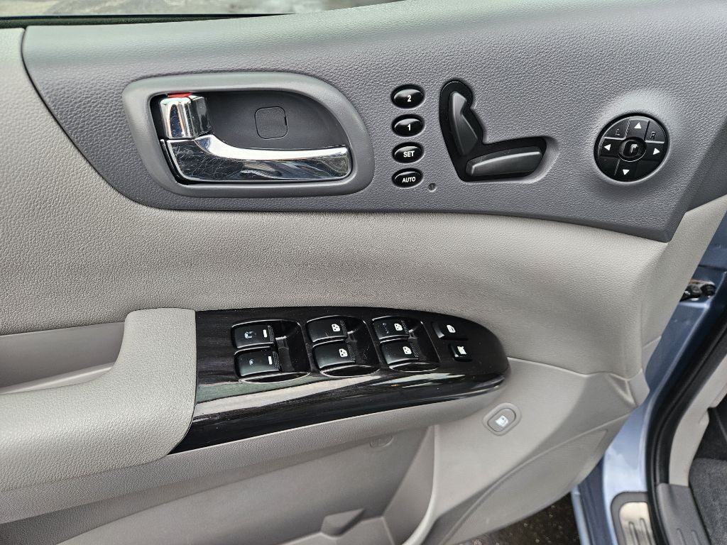 Kia Sedona EX LWB 2012