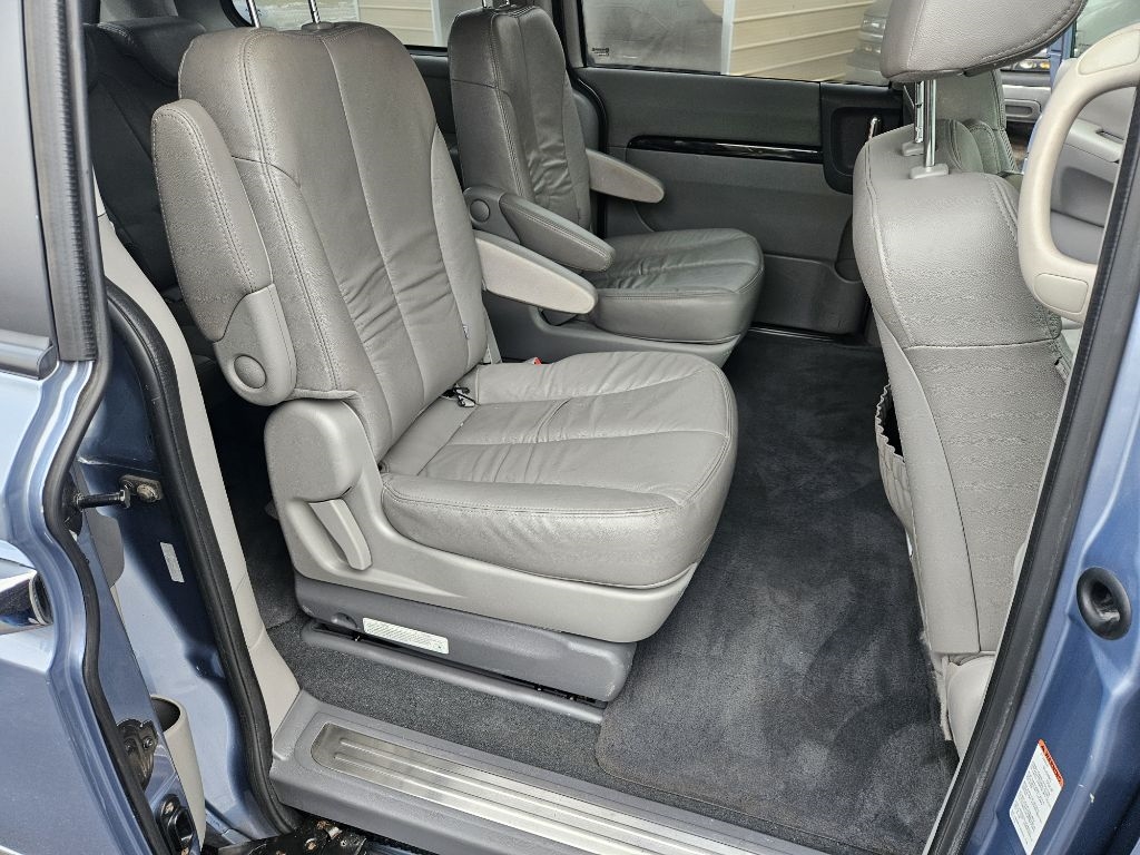 Kia Sedona EX LWB 2012