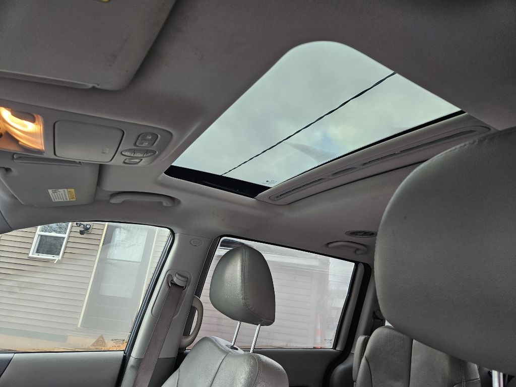 Kia Sedona EX LWB 2012