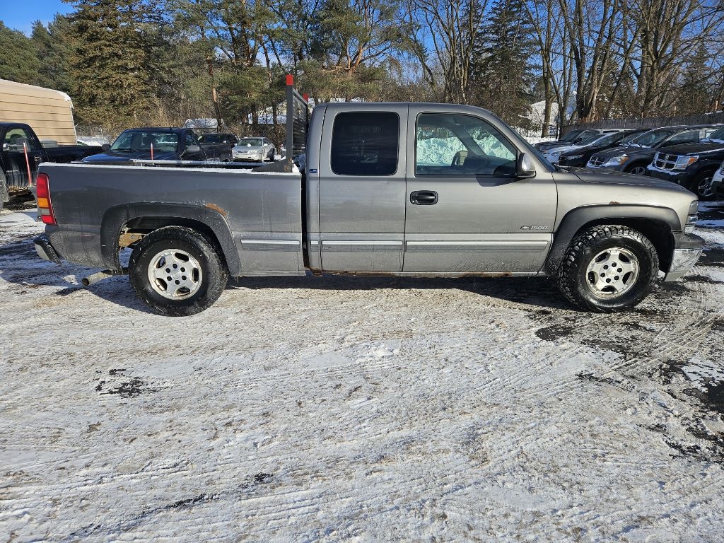 Chevrolet Silverado 1500 LS Ext. Cab 3-Door Long Bed 2WD 2000