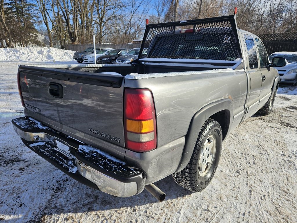 Chevrolet Silverado 1500 LS Ext. Cab 3-Door Long Bed 2WD 2000
