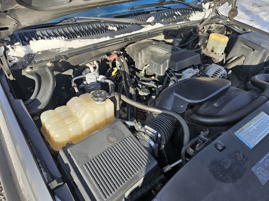 Chevrolet Silverado 1500 LS Ext. Cab 3-Door Long Bed 2WD 2000