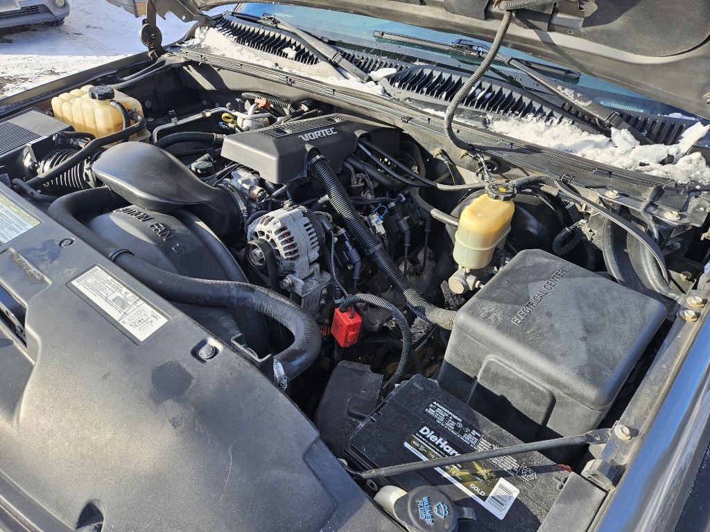 Chevrolet Silverado 1500 LS Ext. Cab 3-Door Long Bed 2WD 2000