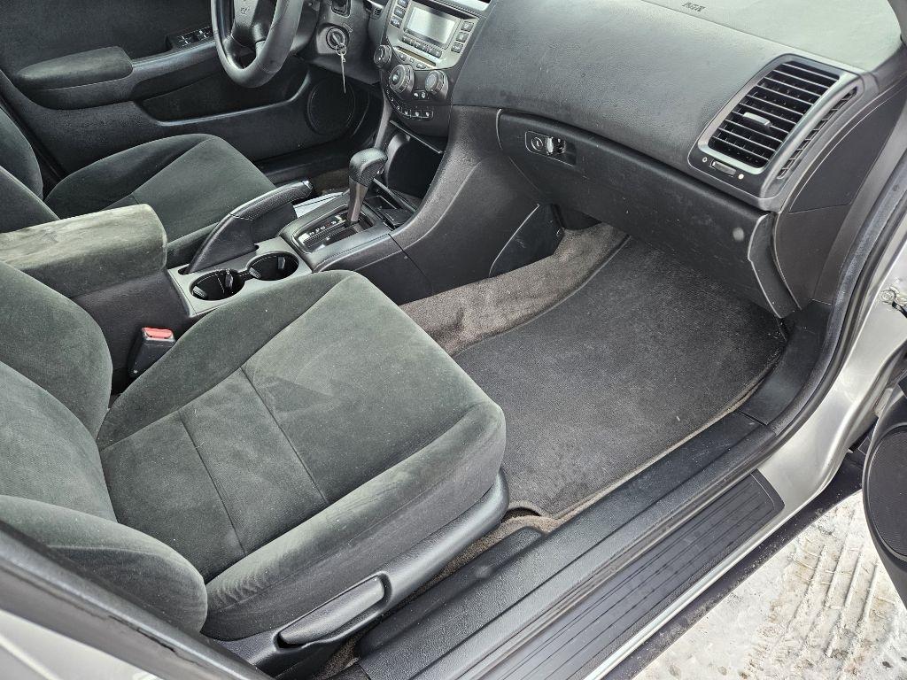 Honda Accord LX sedan AT 2006