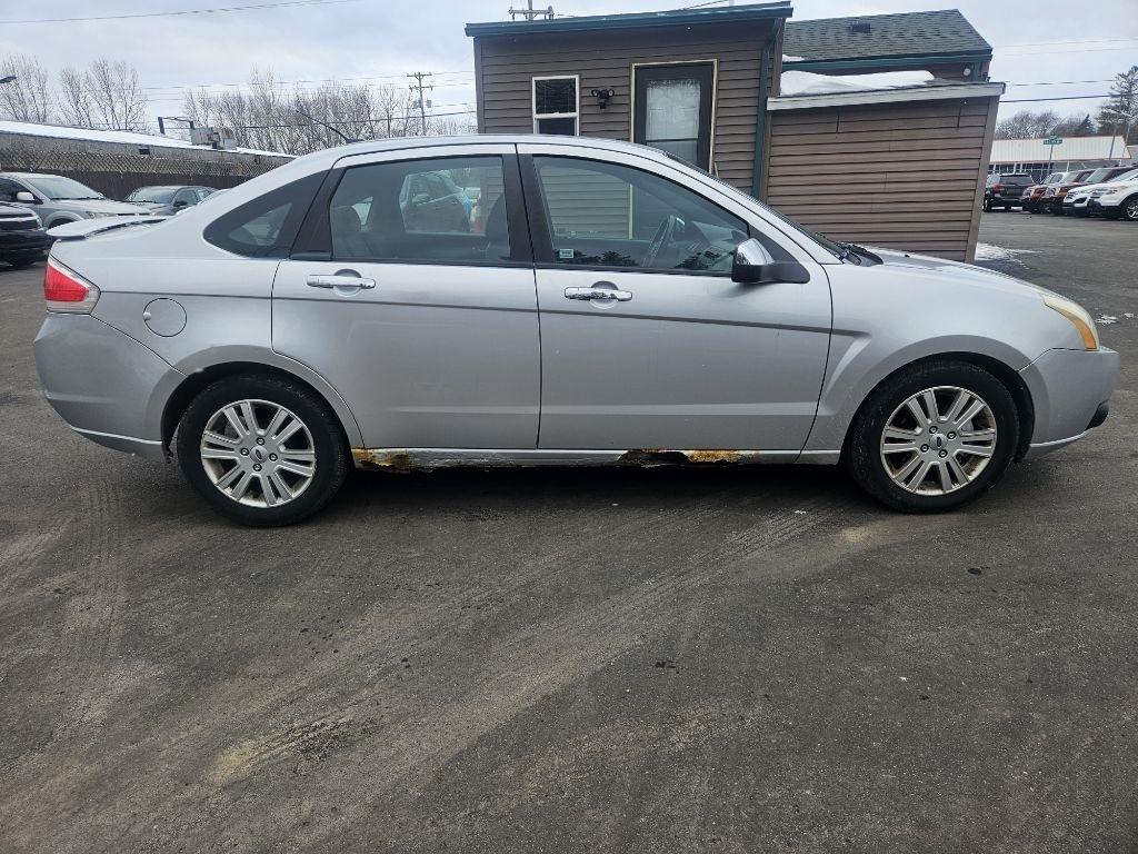 Ford Focus SEL Sedan 2011