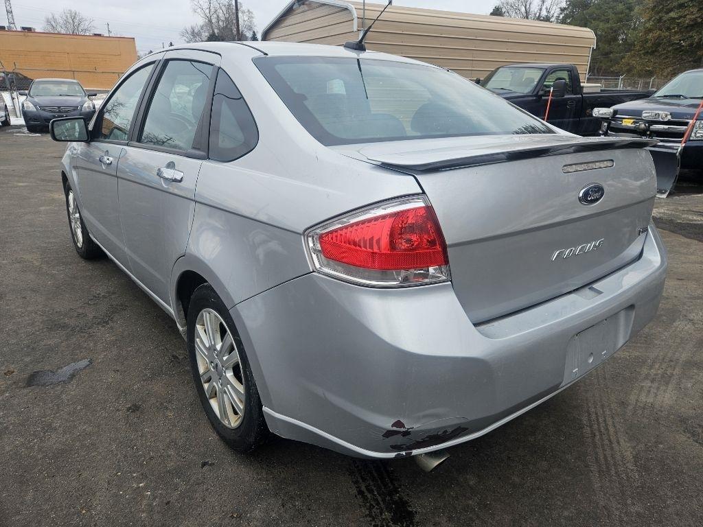 Ford Focus SEL Sedan 2011