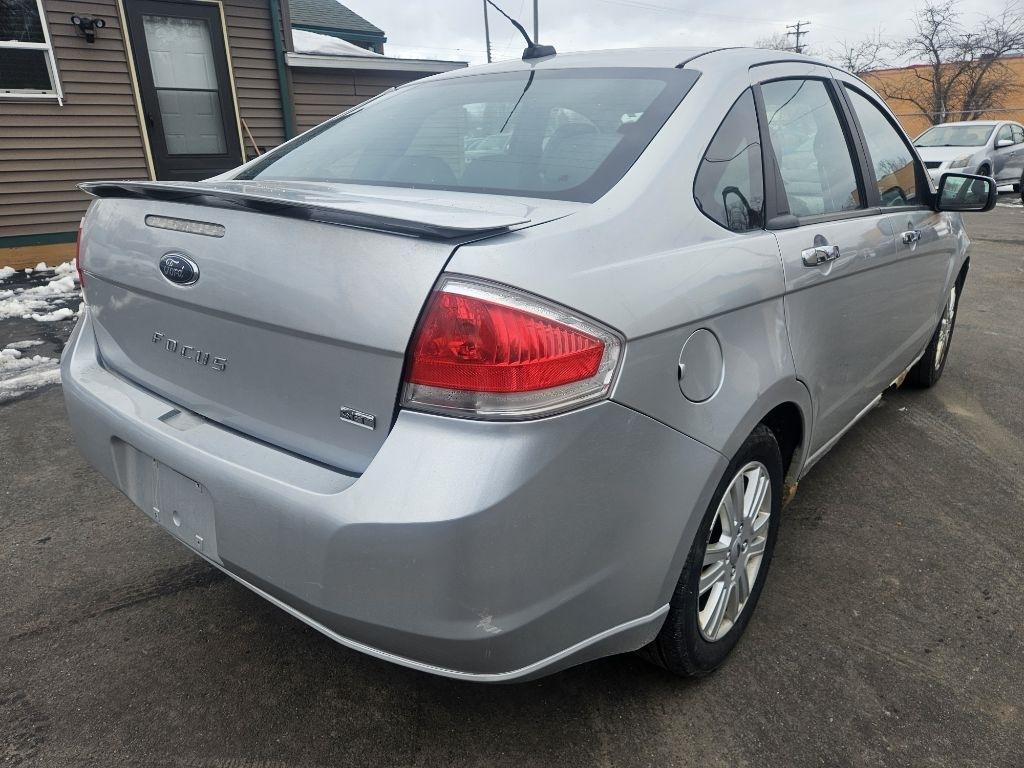 Ford Focus SEL Sedan 2011