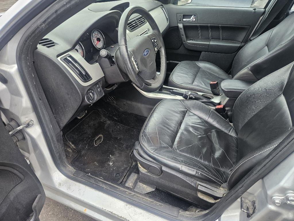 Ford Focus SEL Sedan 2011