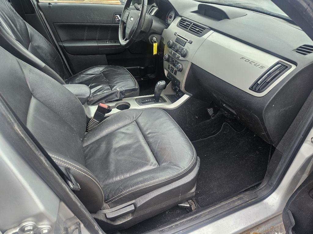 Ford Focus SEL Sedan 2011