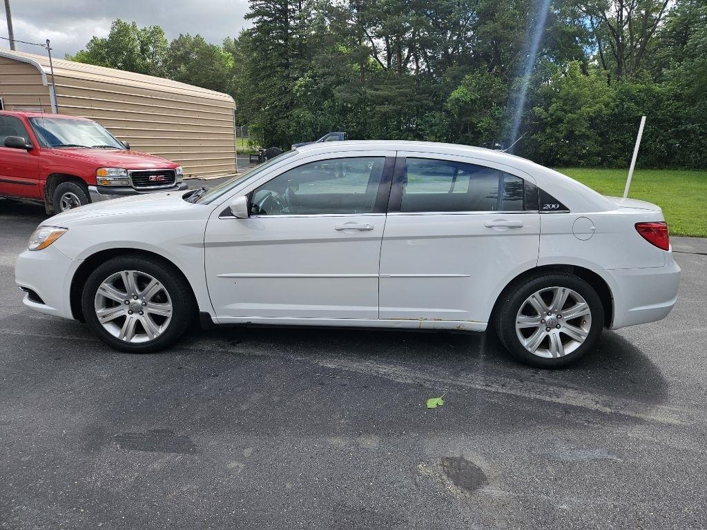 Chrysler 200 LX 2012