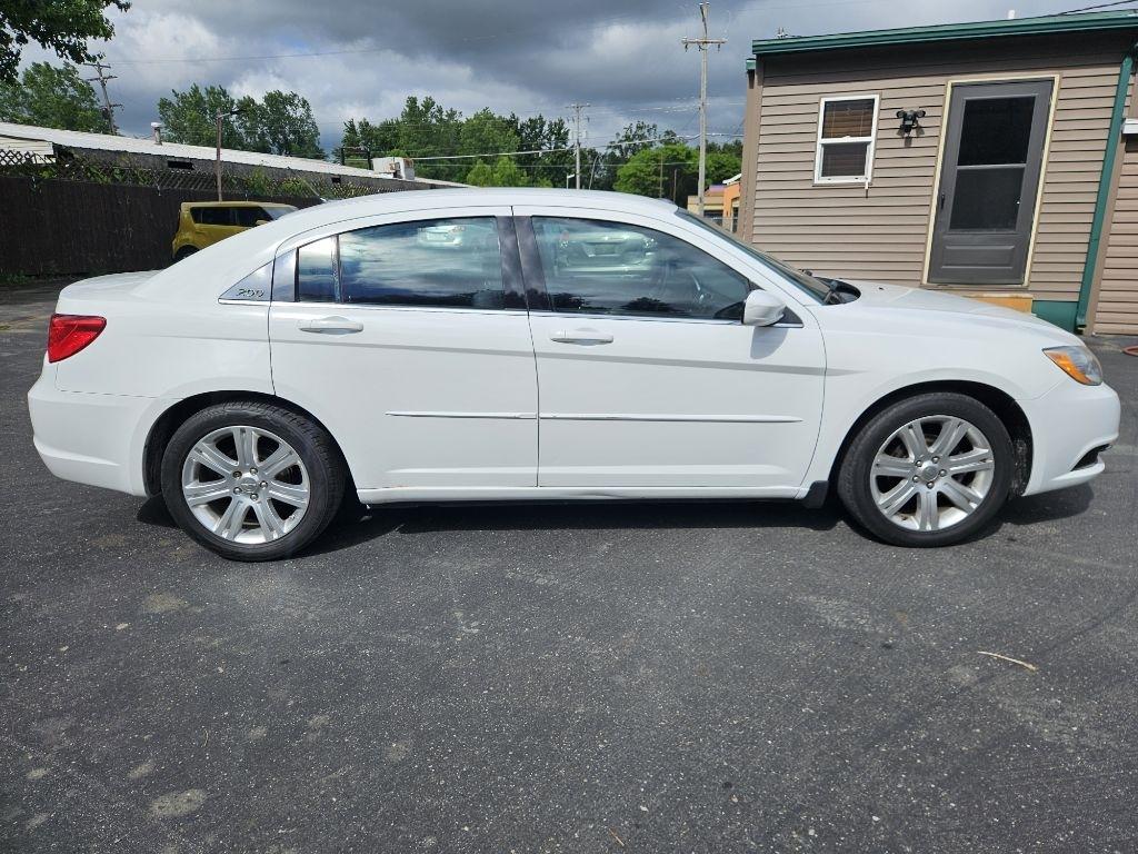 Chrysler 200 LX 2012